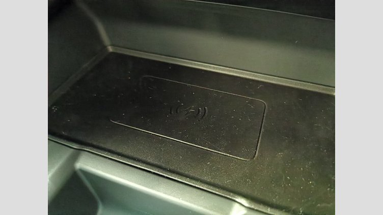 2024 認定中古車 Land Rover Range Rover Velar ハクバシルバー P400eプラグインハイブリッド（ガソリン） スタンダードホイールベース Dynamic HSE