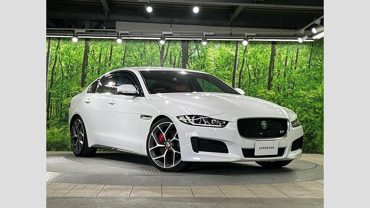 2016 認定中古車 Jaguar XE Fuji White 2WD S