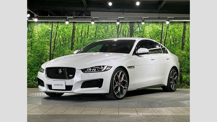 2016 認定中古車 Jaguar XE Fuji White 2WD S