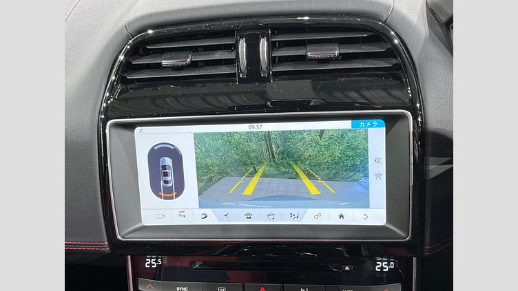 2016 認定中古車 Jaguar XE Fuji White 2WD S