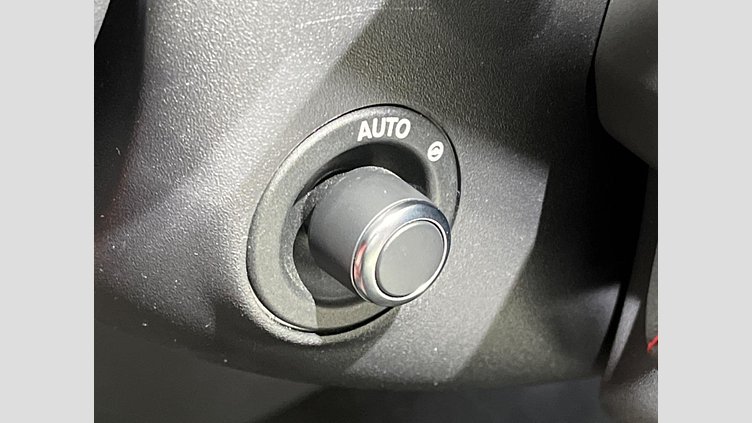 2016 認定中古車 Jaguar XE Fuji White 2WD S