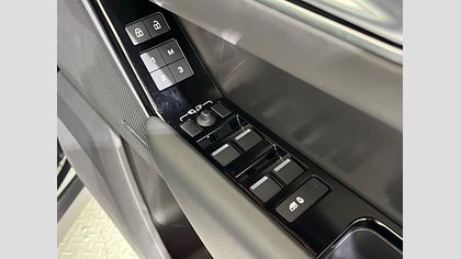 Range Rover Velar 11