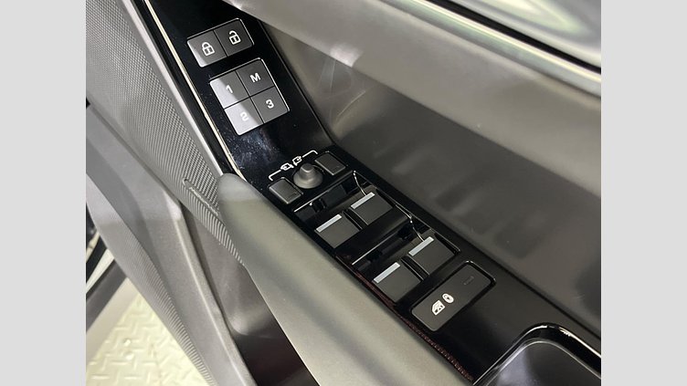 2023 認定中古車 Land Rover Range Rover Velar サントリーニブラック P250ガソリン Standard Wheelbase Dynamic HSE