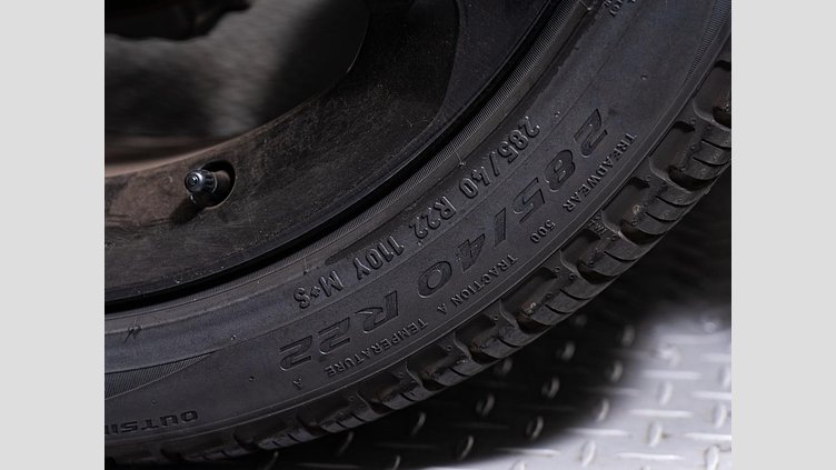 2024 認定中古車 Land Rover Discovery フジホワイト D350マイルドハイブリッド（ディーゼル） Dynamic HSE