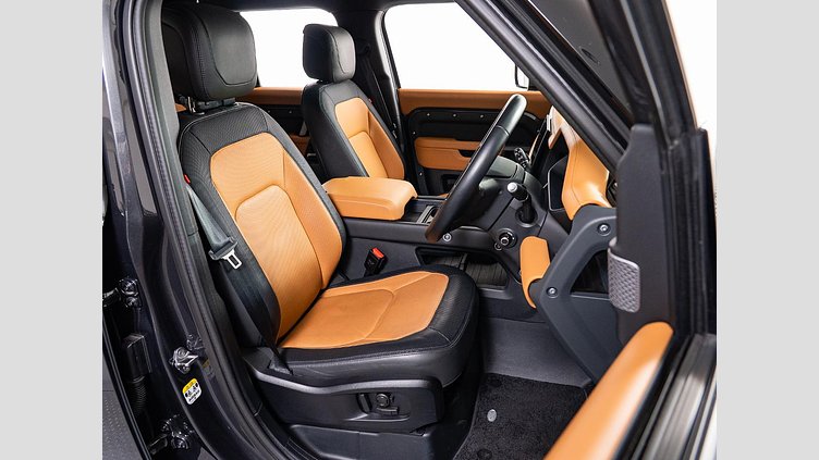 2024 認定中古車 Land Rover Defender 110 カルパチアングレイ D300 AWD（AT） X-DYNAMIC HSE