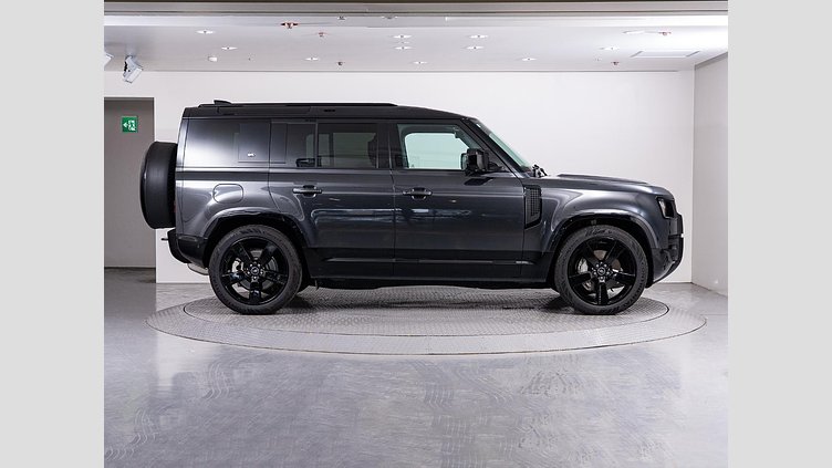 2024 認定中古車 Land Rover Defender 110 カルパチアングレイ D300 AWD（AT） X-DYNAMIC HSE