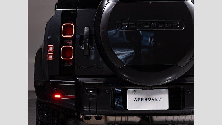 2024 認定中古車 Land Rover Defender 110 カルパチアングレイ D300 AWD（AT） X-DYNAMIC HSE