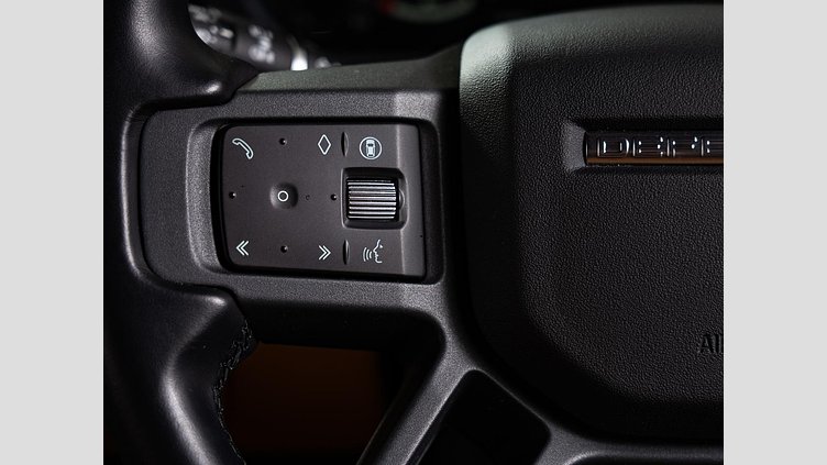 2024 認定中古車 Land Rover Defender 110 カルパチアングレイ D300 AWD（AT） X-DYNAMIC HSE