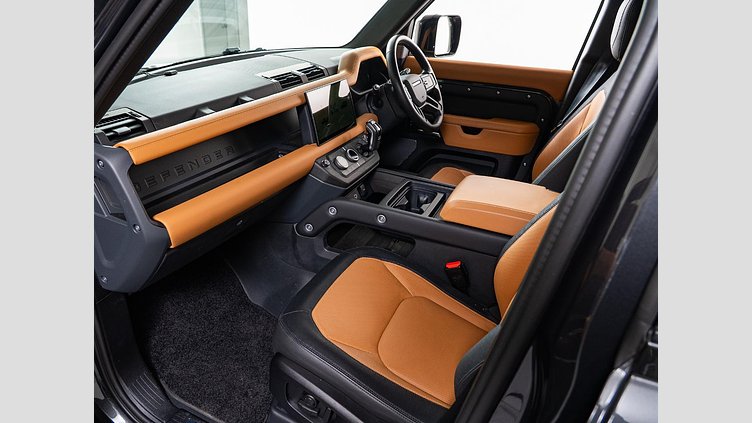 2024 認定中古車 Land Rover Defender 110 カルパチアングレイ D300 AWD（AT） X-DYNAMIC HSE