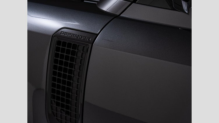 2024 認定中古車 Land Rover Defender 110 カルパチアングレイ D300 AWD（AT） X-DYNAMIC HSE