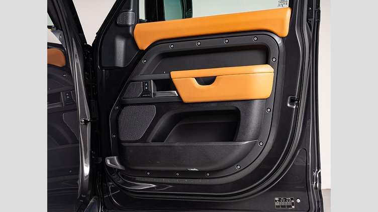 2024 認定中古車 Land Rover Defender 110 カルパチアングレイ D300 AWD（AT） X-DYNAMIC HSE