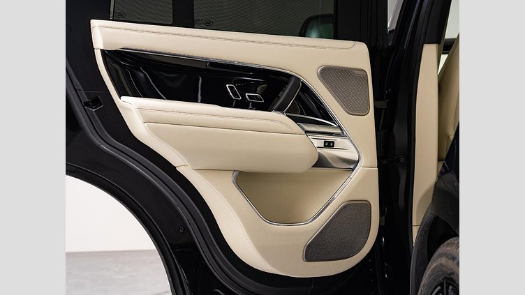 2024 認定中古車 Land Rover Range Rover サントリーニブラック D350 AWD MHEV（AT） スタンダードホイールベース Autobiography