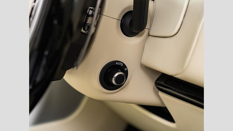 2024 認定中古車 Land Rover Range Rover サントリーニブラック D350 AWD MHEV（AT） スタンダードホイールベース Autobiography