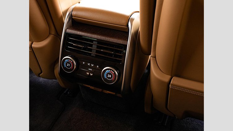 2023 認定中古車 Land Rover Range Rover バトゥミゴールド D300 AWD MHEV（AT） スタンダードホイールベース Autobiography