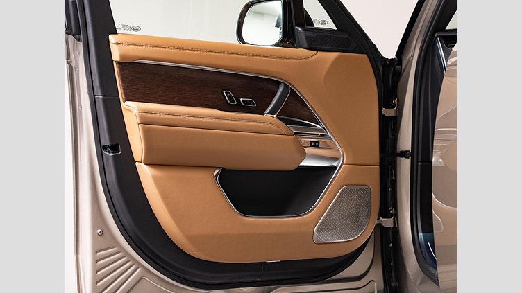 2023 認定中古車 Land Rover Range Rover バトゥミゴールド D300 AWD MHEV（AT） スタンダードホイールベース Autobiography