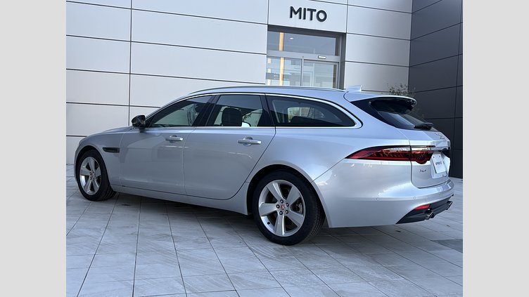 2017 認定中古車 Jaguar XF Indus Silver 2.0L P250 プレステージ