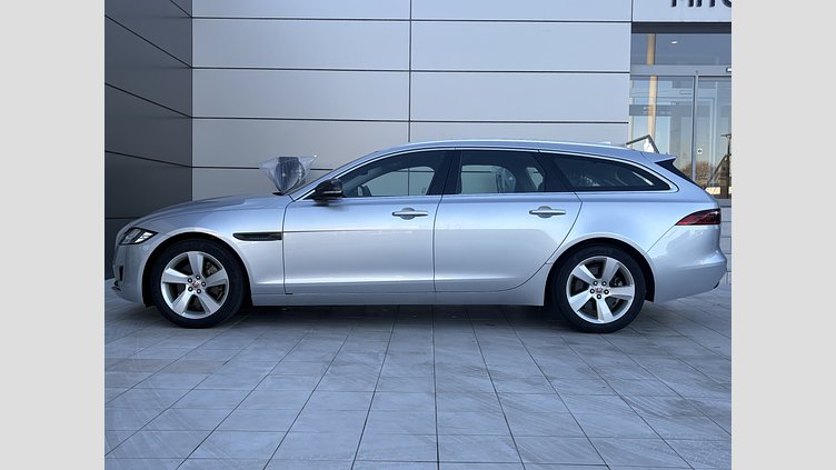 2017 認定中古車 Jaguar XF Indus Silver 2.0L P250 プレステージ
