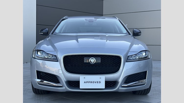2017 認定中古車 Jaguar XF Indus Silver 2.0L P250 プレステージ