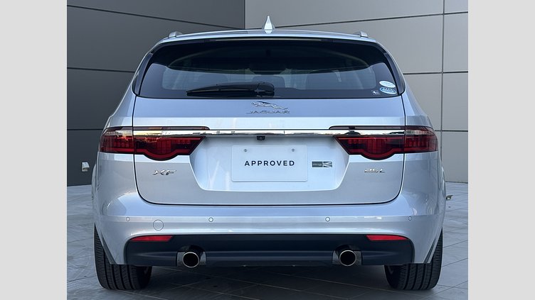 2017 認定中古車 Jaguar XF Indus Silver 2.0L P250 プレステージ