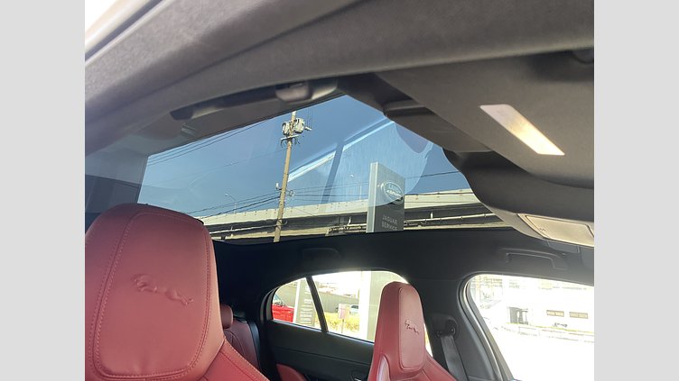 2021 認定中古車 Jaguar I-Pace ユーロンホワイト EV400 HSE