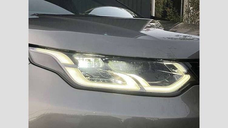 2024 認定中古車 Land Rover Discovery Sport シリコンシルバー D200マイルドハイブリッド（ディーゼル） 標準ホイール DYNAMIC SE