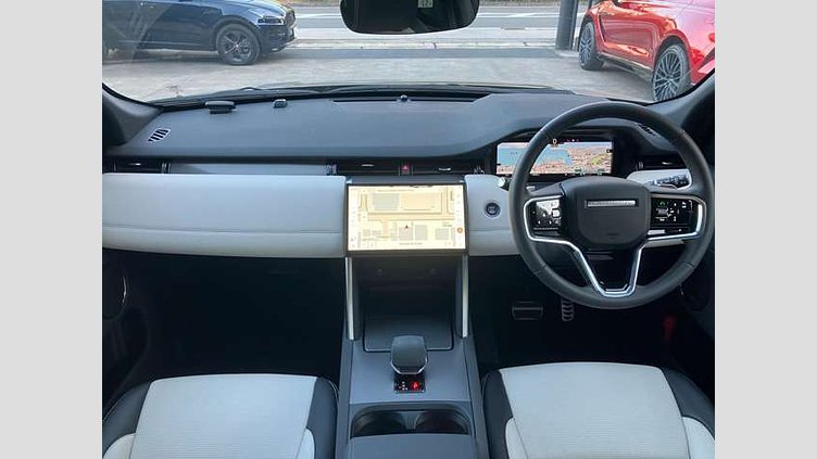 2024 認定中古車 Land Rover Discovery Sport シリコンシルバー D200マイルドハイブリッド（ディーゼル） 標準ホイール DYNAMIC SE