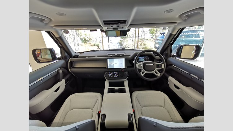 2024 認定中古車 Land Rover Defender 130 カルパチアングレイ D350 ディーゼルマイルドハイブリッド X-Dynamic SE