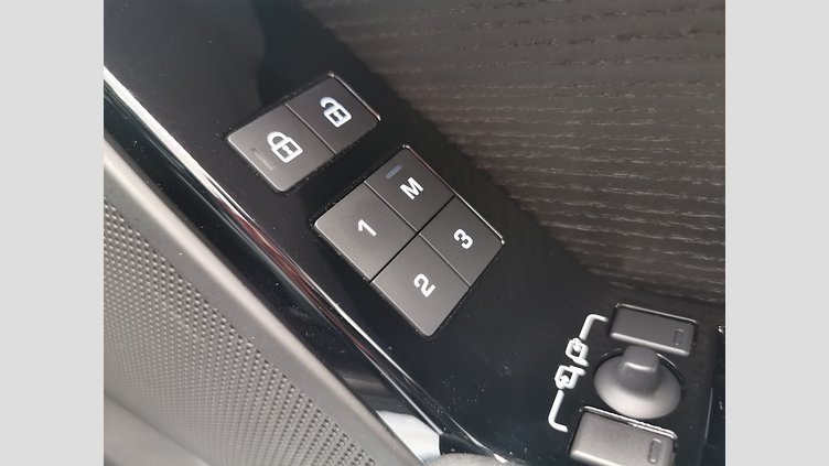 2024 認定中古車 Land Rover Range Rover Velar オストゥーニパールホワイト P250ガソリン Standard Wheelbase Dynamic SE