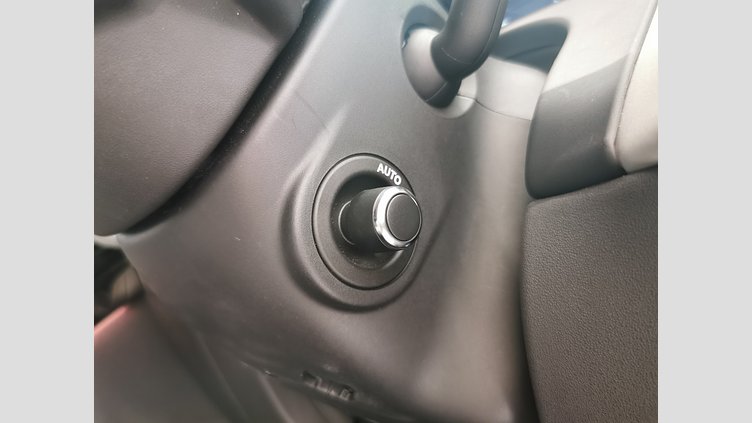 2024 認定中古車 Land Rover Range Rover Velar オストゥーニパールホワイト P250ガソリン Standard Wheelbase Dynamic SE