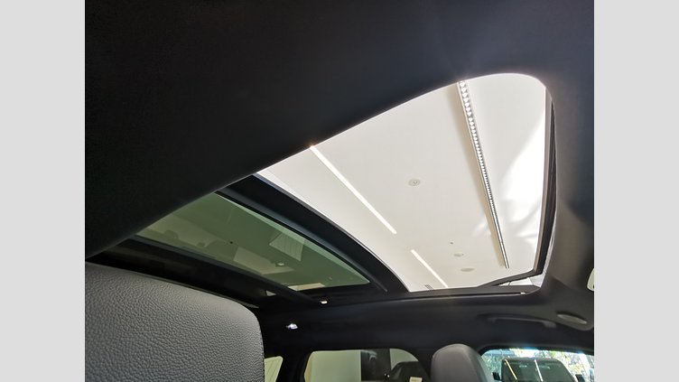 2024 認定中古車 Land Rover Range Rover Velar オストゥーニパールホワイト P250ガソリン Standard Wheelbase Dynamic SE