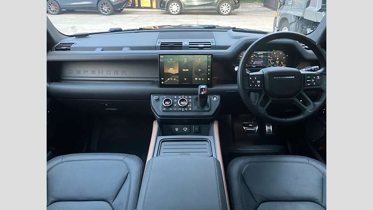 2022 認定中古車 Land Rover Defender 110 サントリーニブラック D300 AWD（AT） X