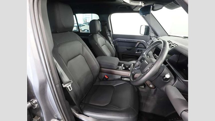 2022 認定中古車 Land Rover Defender 110 アイガーグレイ D300 AWD（AT） X-DYNAMIC SE