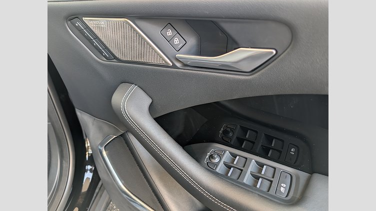 2021 認定中古車 Jaguar I-Pace サントリーニブラック EV400 HSE