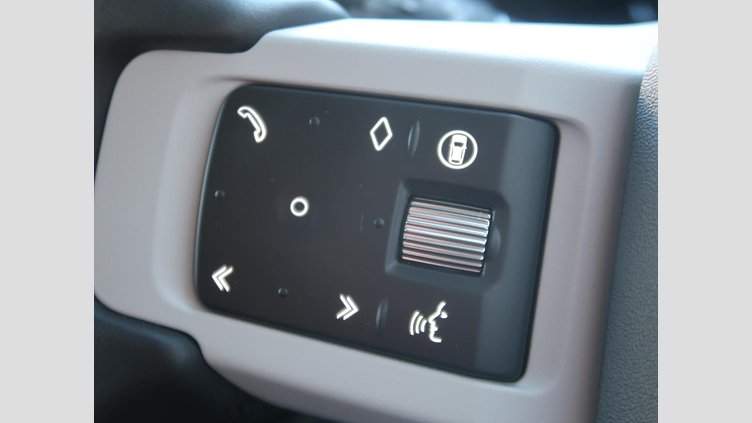 2024 認定中古車 Land Rover Defender 110 フジホワイト D350 ディーゼルマイルドハイブリッド S