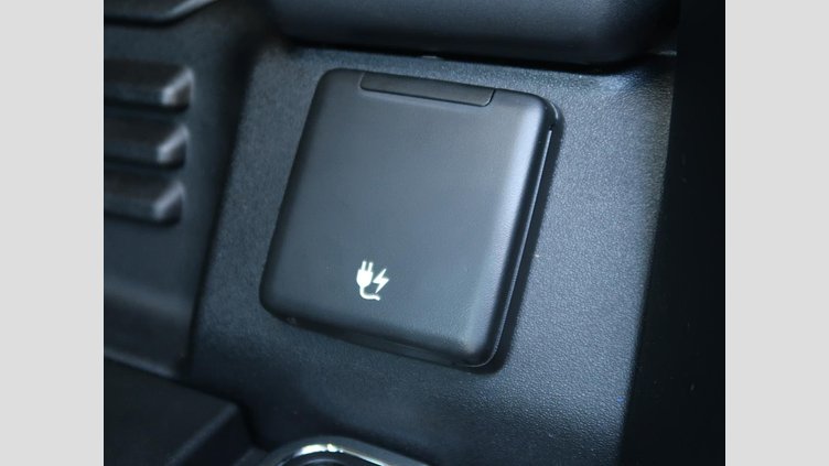 2024 認定中古車 Land Rover Defender 110 フジホワイト D350 ディーゼルマイルドハイブリッド S