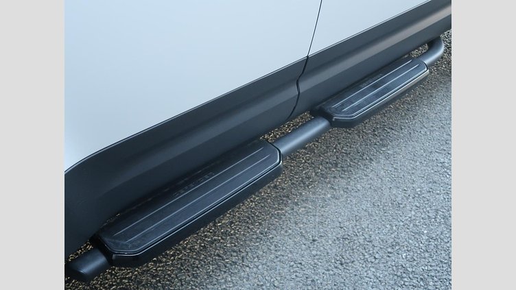 2024 認定中古車 Land Rover Defender 110 フジホワイト D350 ディーゼルマイルドハイブリッド S