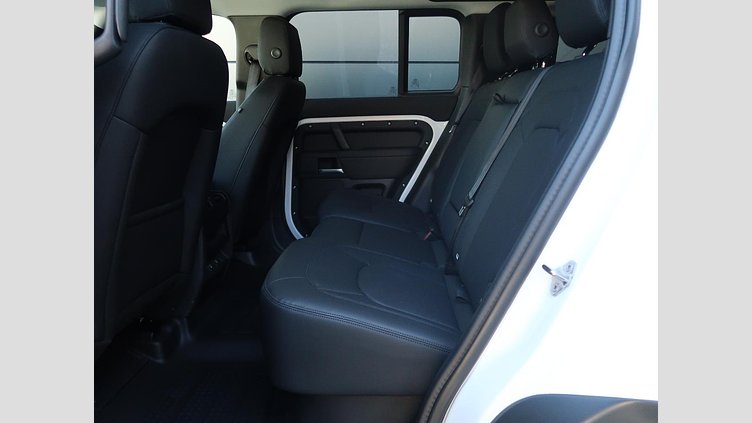 2024 認定中古車 Land Rover Defender 110 フジホワイト D350 ディーゼルマイルドハイブリッド S