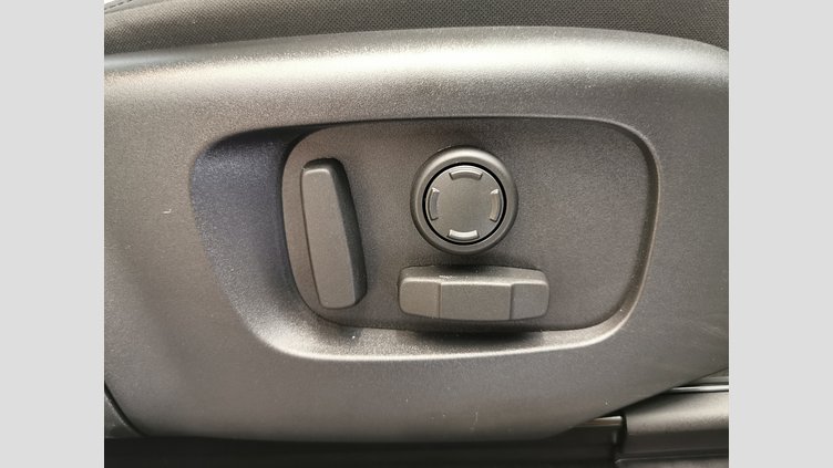 2025 認定中古車 Land Rover Range Rover Evoque オストゥーニパールホワイト D200マイルドハイブリッド（ディーゼル） Standard Wheelbase DYNAMIC SE