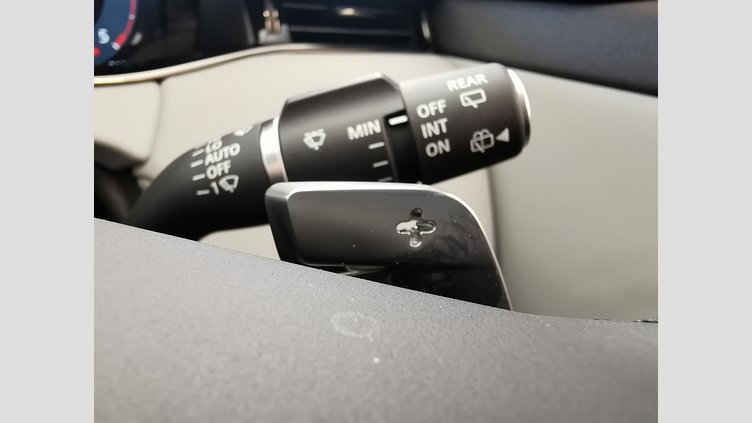 2025 認定中古車 Land Rover Range Rover Evoque オストゥーニパールホワイト D200マイルドハイブリッド（ディーゼル） Standard Wheelbase DYNAMIC SE