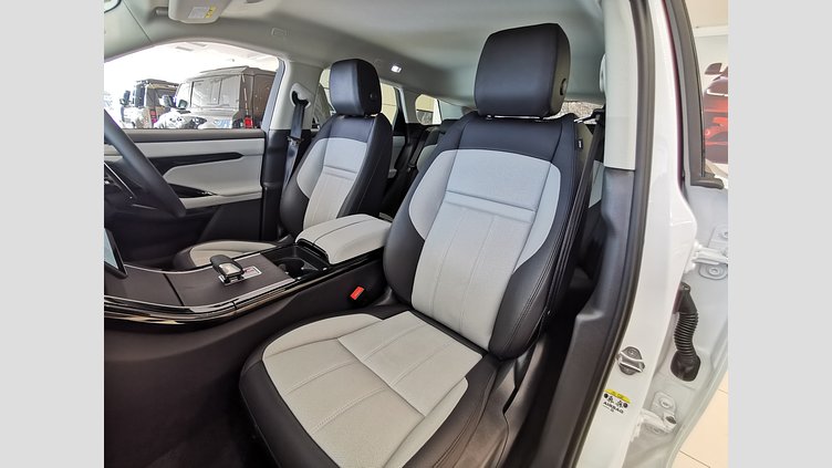 2025 認定中古車 Land Rover Range Rover Evoque オストゥーニパールホワイト D200マイルドハイブリッド（ディーゼル） Standard Wheelbase DYNAMIC SE