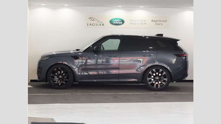 2023 認定中古車 Land Rover Range Rover Sport ヴァレジネブルー 3.0リッター6気筒400PSターボチャージドガソリンMHEV（オートマチック） FIRST EDITION