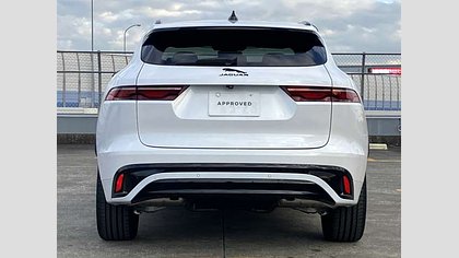 F-Pace 7