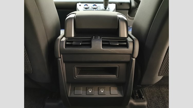 2023 認定中古車 Land Rover Defender 110 フジホワイト D300 AWD（AT） X-DYNAMIC SE