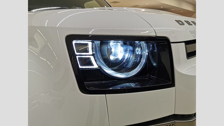 2023 認定中古車 Land Rover Defender 110 フジホワイト D300 AWD（AT） X-DYNAMIC SE