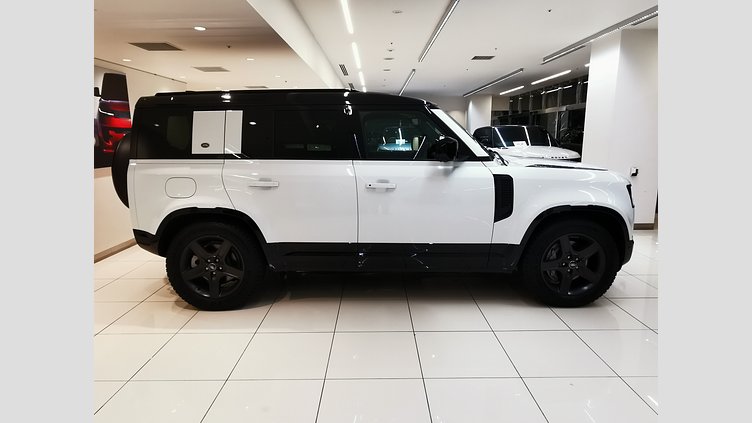 2023 認定中古車 Land Rover Defender 110 フジホワイト D300 AWD（AT） X-DYNAMIC SE