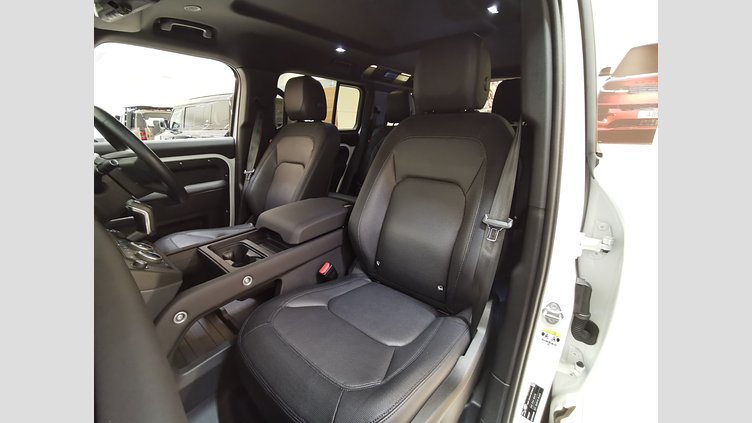 2023 認定中古車 Land Rover Defender 110 フジホワイト D300 AWD（AT） X-DYNAMIC SE