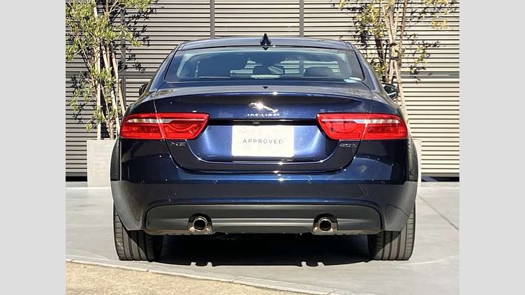 2017 認定中古車 Jaguar XE Loire Blue P200  PRESTIGE P200