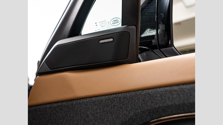 2023 認定中古車 Land Rover Range Rover Sport フジホワイト 3.0リッター6気筒300PSターボチャージドディーゼルMHEV（オートマチック） DYNAMIC HSE