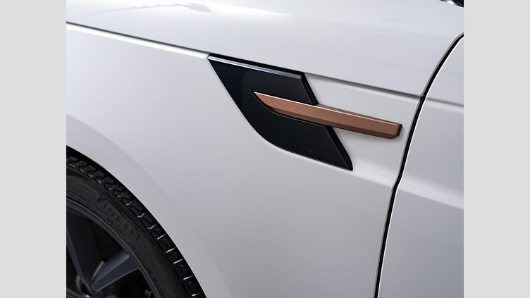 2023 認定中古車 Land Rover Range Rover Sport フジホワイト 3.0リッター6気筒300PSターボチャージドディーゼルMHEV（オートマチック） DYNAMIC HSE