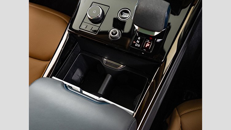 2023 認定中古車 Land Rover Range Rover Sport フジホワイト 3.0リッター6気筒300PSターボチャージドディーゼルMHEV（オートマチック） DYNAMIC HSE